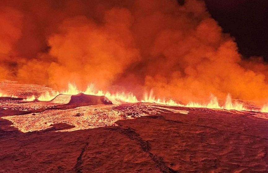 Iceland Monitor: в Исландии после землетрясения началось извержение вулкана