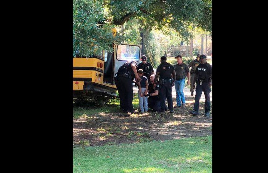 11-летний мальчик угнал школьный автобус в США
