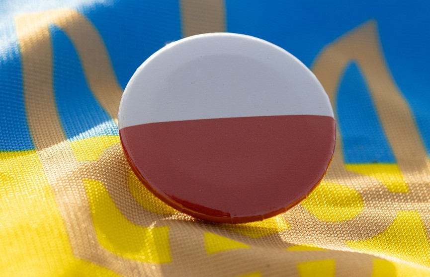 Польша устанавливает контроль над самыми перспективными отраслями экономики Украины, сообщили в СВР России
