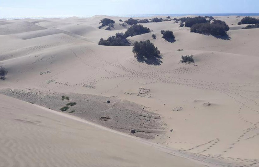 Тюрьма ждёт туристов, которые будут рисовать на песке в Испании