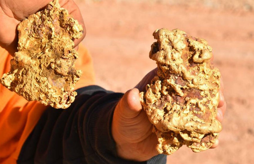 В Австралии нашли два крупных золотых самородка