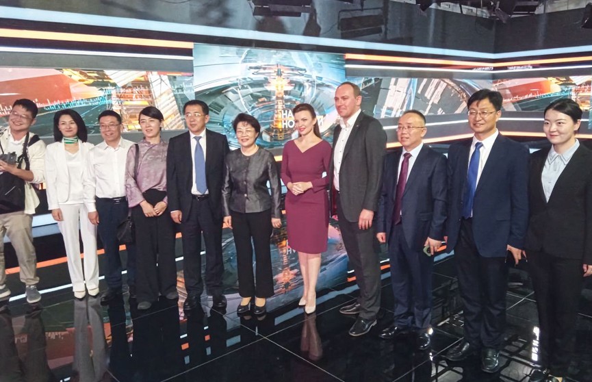Китайская делегация посетила телеканал ОНТ