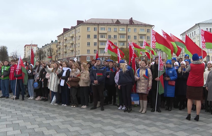Флешмоб «Мы вместе» в поддержку новобранцев прошел в Могилеве