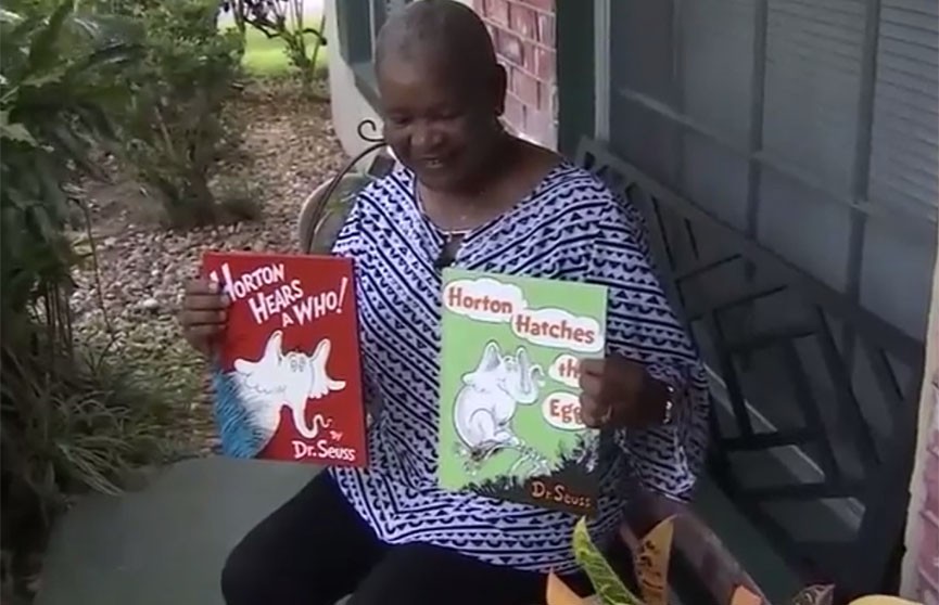 Бабушка заказала книги для внучки и получила посылку через 20 лет