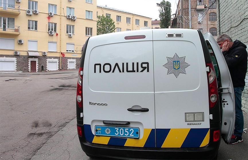 Мужчина, угрожая бомбой, захватил банк в Киеве: однако взрывчатки у него не было