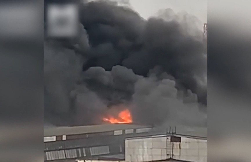 В Москве потушен пожар на складе