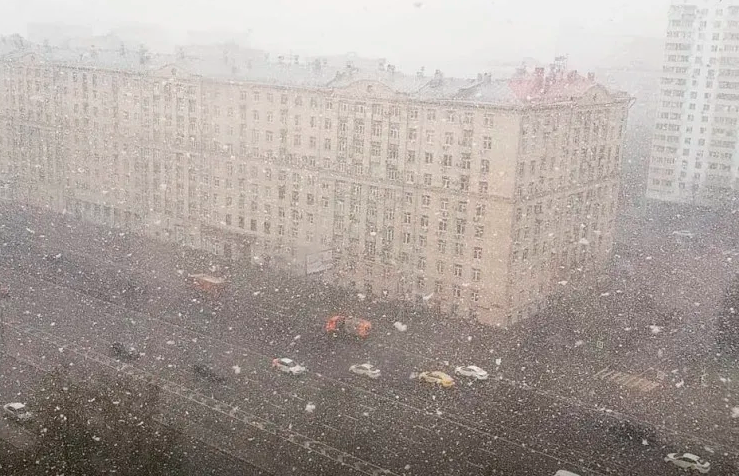 ФОТОФАКТ: на Москву обрушился снегопад