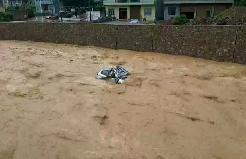 ​Мощное наводнение в Китае: погибли 20 человек