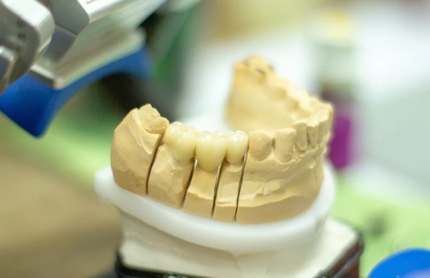 Доктор Мясников назвал «парадоксальную» причину зубной боли