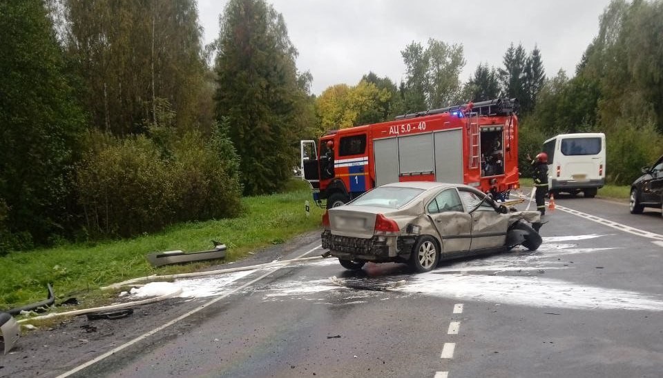 Лобовое ДТП в Мядельском районе: три человека попали в больницу