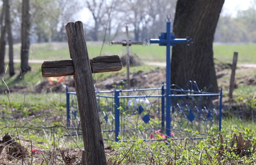 МЧС напоминает основные правила посещения кладбищ в зоне отчуждения на Радуницу