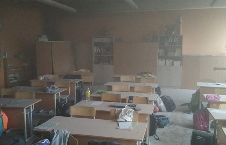 Короткое замыкание произошло в минской школе: эвакуировано 330 человек