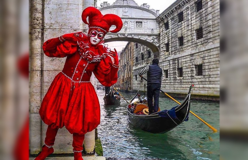 Венецианский карнавал собрал тысячи туристов со всего мира