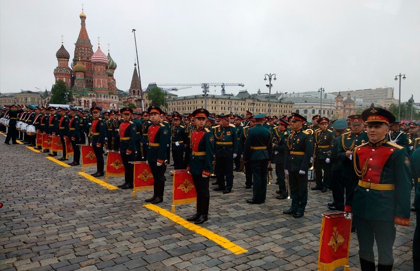 Грандиозный парад Победы прошёл на Красной площади в Москве