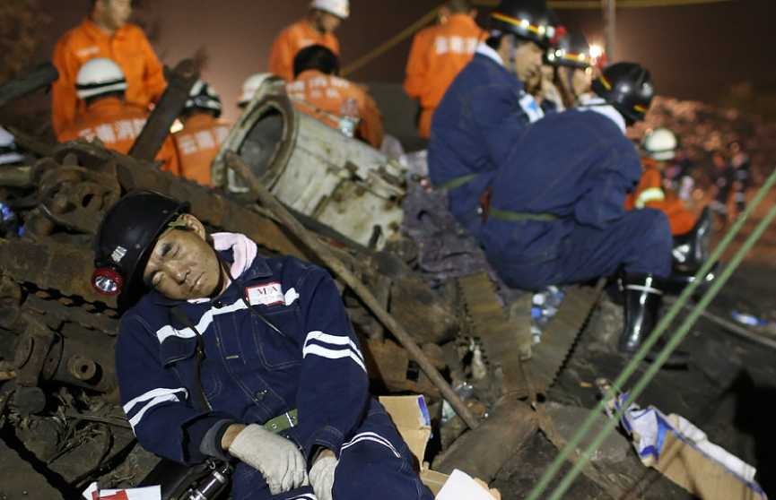 Более 20 человек погибли при обрушении угольной шахты в Китае