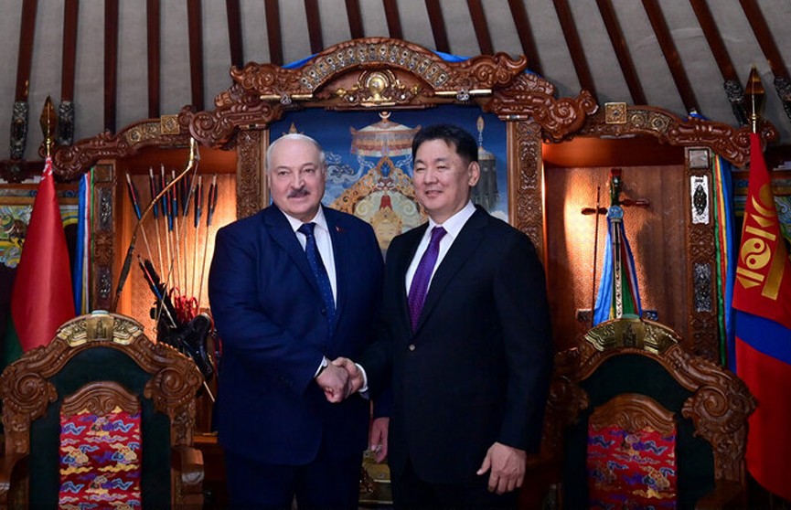Александр Лукашенко провел встречу с Президентом Монголии. Главное