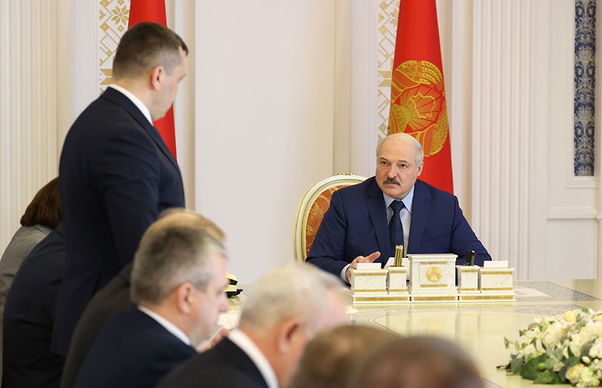 Лукашенко: Категорически настаиваю на активизации мелиорации