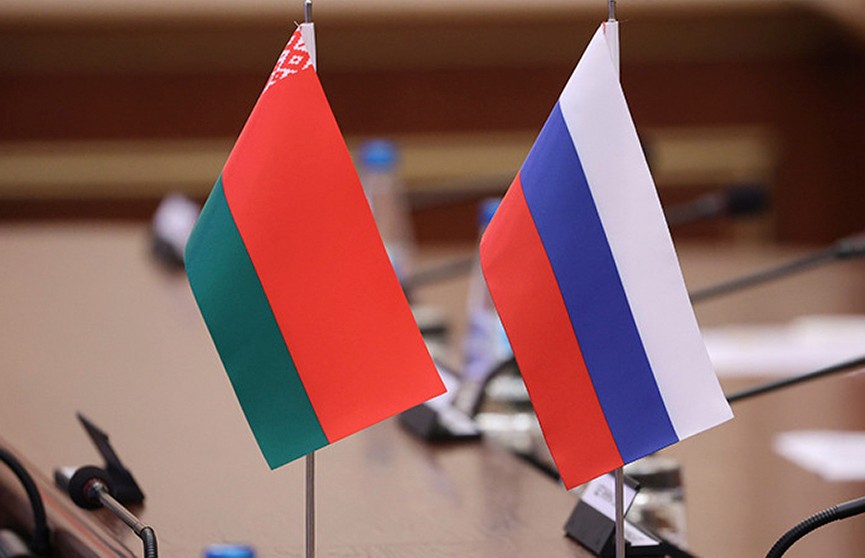 В. Путин и А. Лукашенко накануне допоздна обсуждали ситуацию на Украине