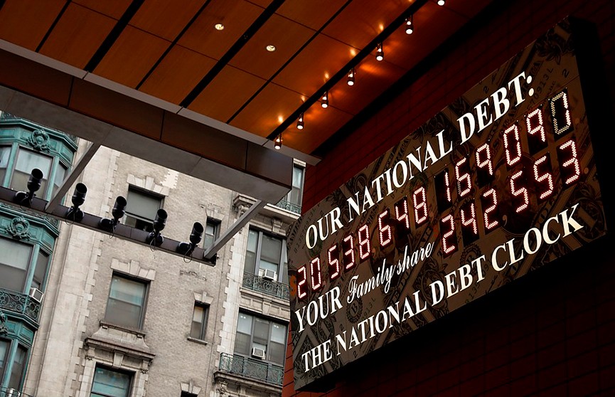 Госдолг США достиг рекордных $23 трлн