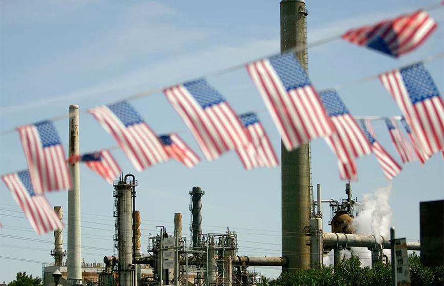 США начинают поставки нефти в Беларусь