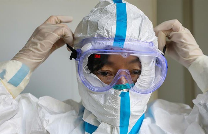 Число жертв коронавируса в провинции Хубэй достигло 871 человек