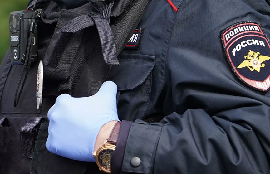 В Москве полицейский ранил из оружия несовершеннолетнюю
