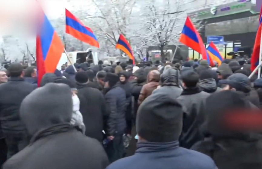 Оппозиция в Армении требует отставки Пашиняна