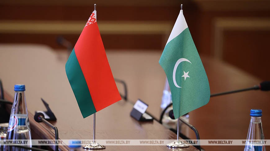 Лукашенко провел встречу с премьер-министром Пакистана Шахбазом Шарифом