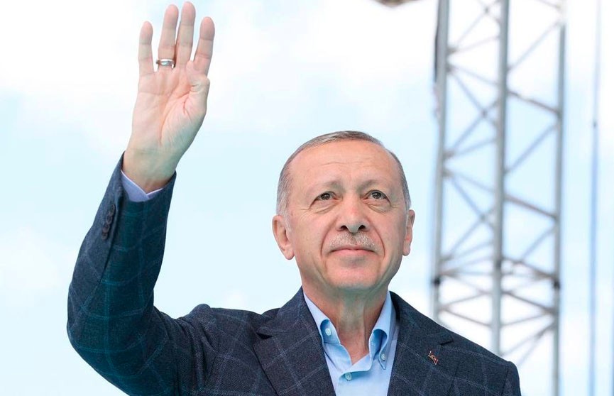 Эрдоган призывает не отходить от урн до объявления результатов выборов