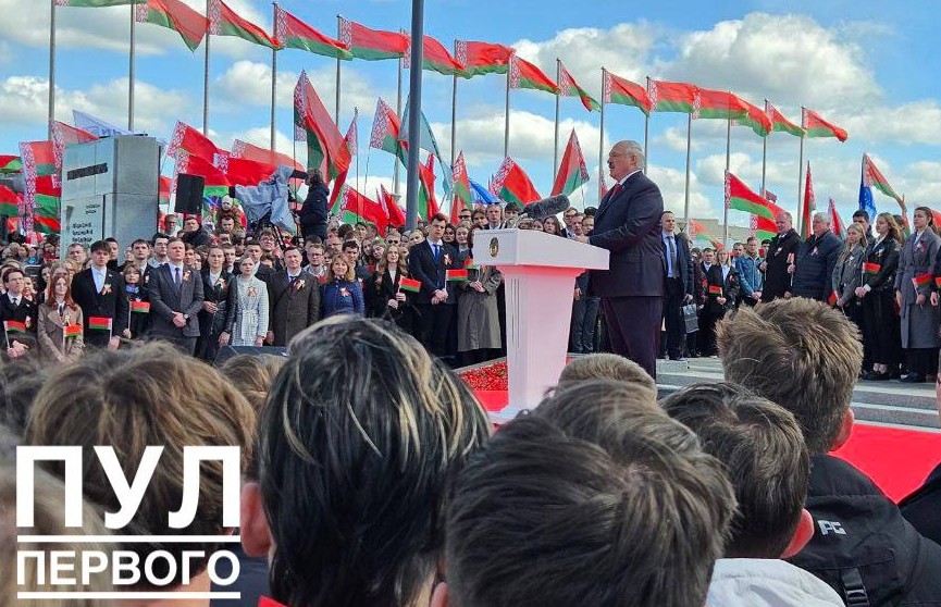 А. Лукашенко: Рад, что традиция чествования государственных символов Беларуси прочно вошла в нашу жизнь