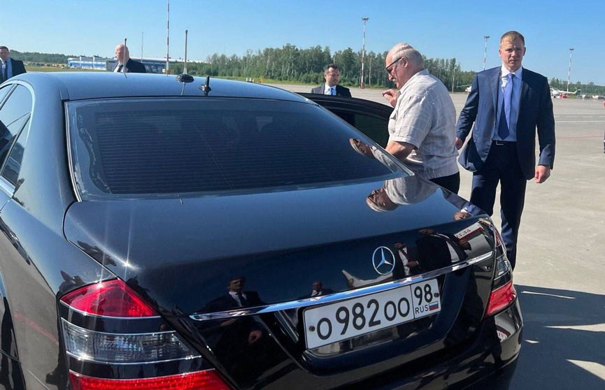 Лукашенко прибыл в Санкт-Петербург на встречу с Путиным