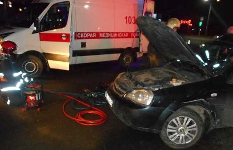 Два авто столкнулись в Орше: пассажирку пришлось деблокировать