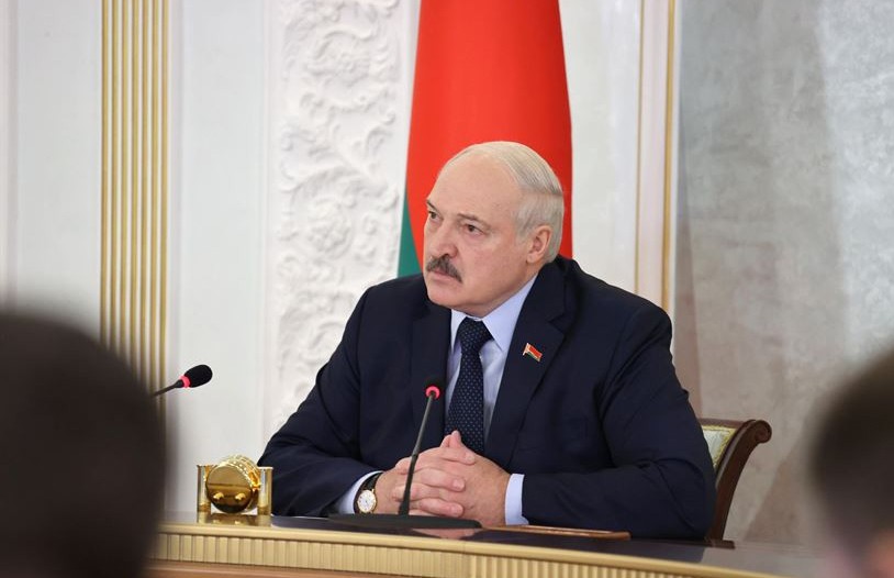 «Не страна, а детский сад – Президента потеряли, он не лечит людей!» Лукашенко ответил на слухи о том, что он не занимается борьбой с COVID-19
