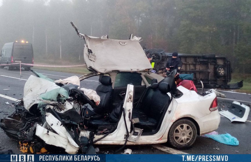 Страшная авария произошла в Ивацевичском районе. Погибли 4 человека, машины всмятку