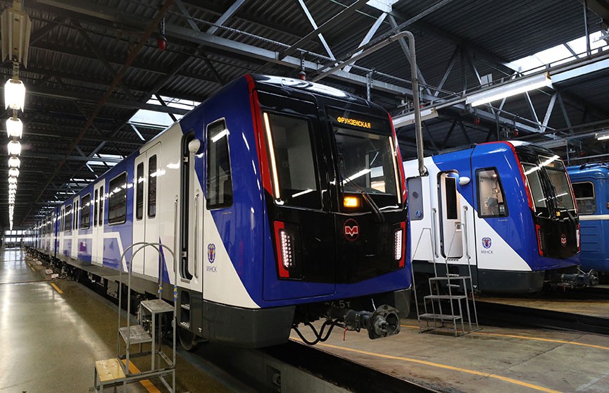 «Штадлер» презентовал новые поезда минского метро: возить пассажиров они начнут в 2020 году