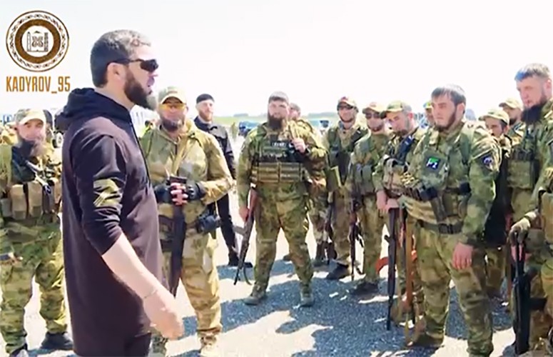 Кадыров сообщил об отправке на Украину новой группы добровольцев из 600 человек