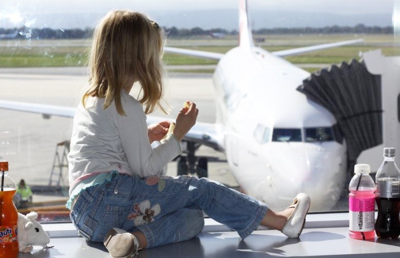 Маленькая девочка «угнала» пассажирский самолёт и сообщила об этом по громкой связи