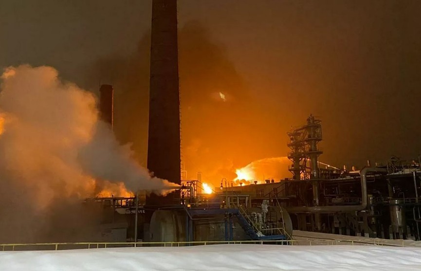 Пожар на нефтехимическом заводе в Уфе: один человек погиб