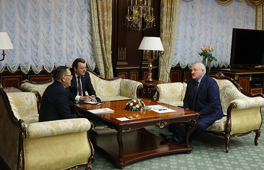 Александр Лукашенко провел встречу с послом Казахстана