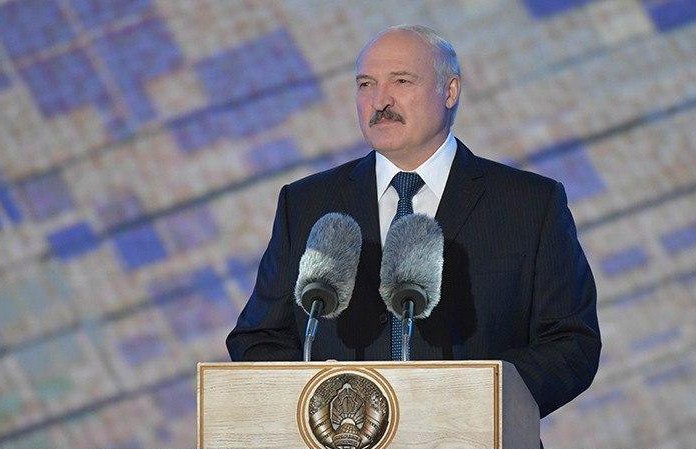 Лукашенко: белорусский народ пережил немало бед, но ни перед кем не становился на колени