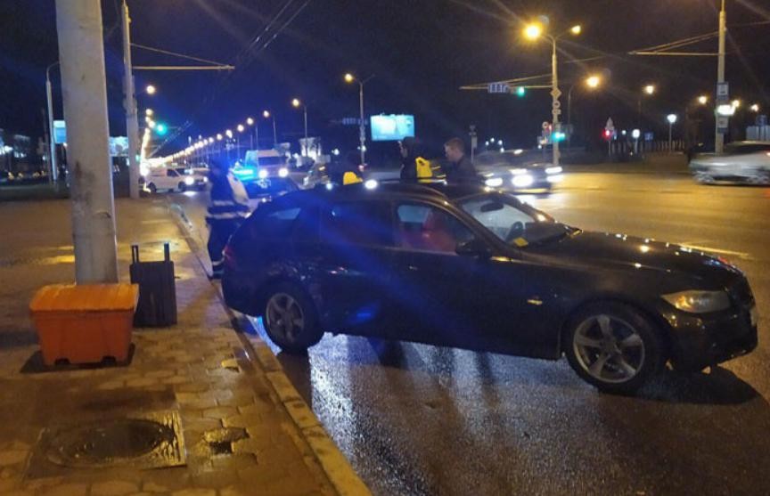 ДТП в Минске: столкнулись Mazda и BMW, пострадал один из водителей
