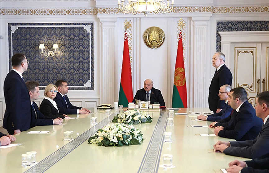 Лукашенко провел ротации в руководстве Бреста, Гомельской области и Минска