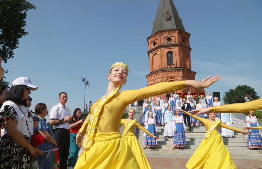 В День Независимости Беларусь превратилась в праздничную площадку
