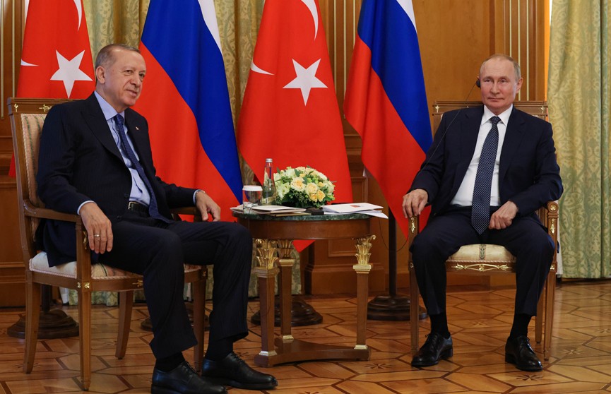 Запад обеспокоен углубляющимся сотрудничеством России с Турцией, пишет Financial Times