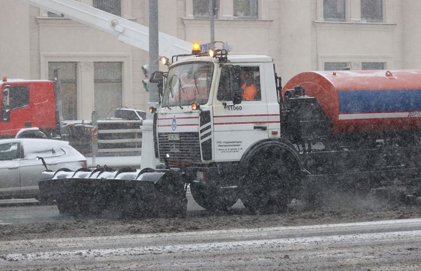 В Минске этой зимой протестируют более дорогую, но менее агрессивную соляную смесь