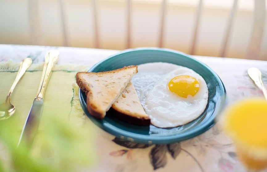 Идеальный завтрак: диетолог назвала продукты, которые лучше есть с утра