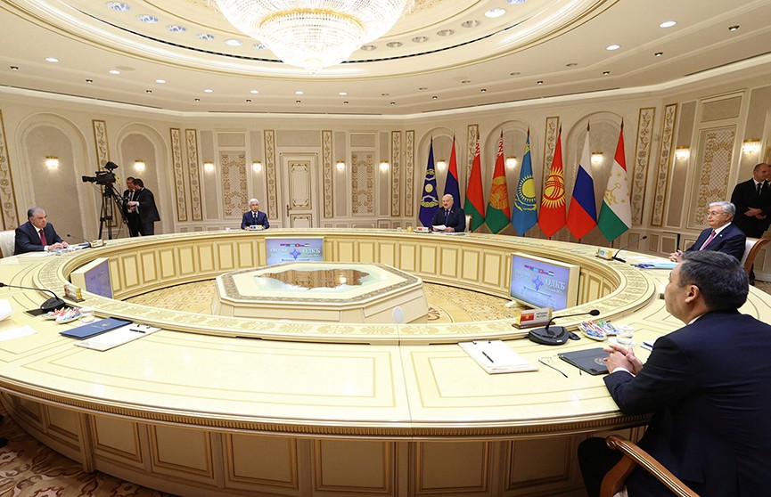 Лукашенко: Запад все чаще пытается подмять под себя весь мир