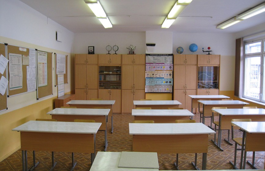 Один класс минской гимназии переведен на индивидуальное обучение