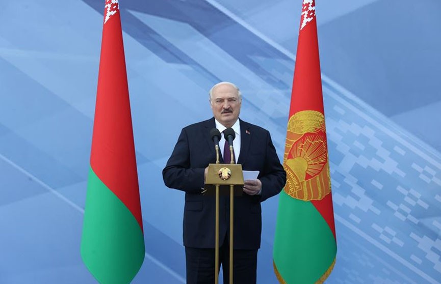 Александр Лукашенко посетил в День знаний Национальный детский технопарк