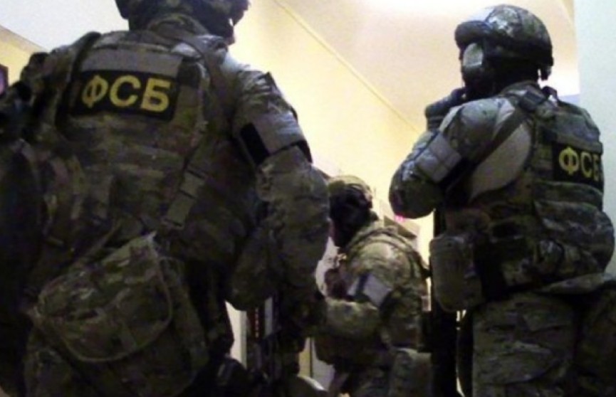 В Севастополе ФСБ задержала мужчину, склонявшего знакомых к терактам в Крыму